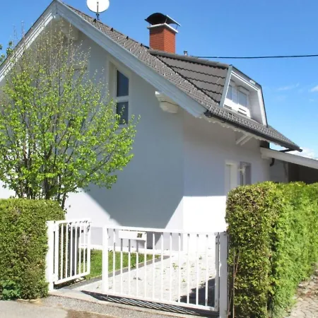Nyaraló Seehaus Blue Faak By Interhome Faak am See